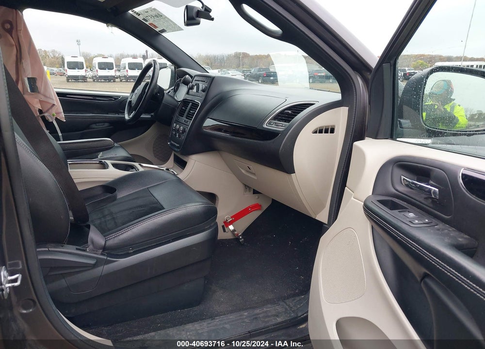2017 DODGE GRAND CARAVAN SXT VIN: 2C4RDGCG0HR574032
