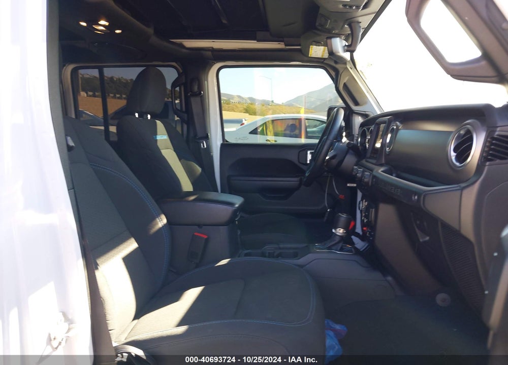 2022 JEEP WRANGLER 4XE UNLIMITED RUBICON 4X4 VIN: 1C4JJXR68NW205927