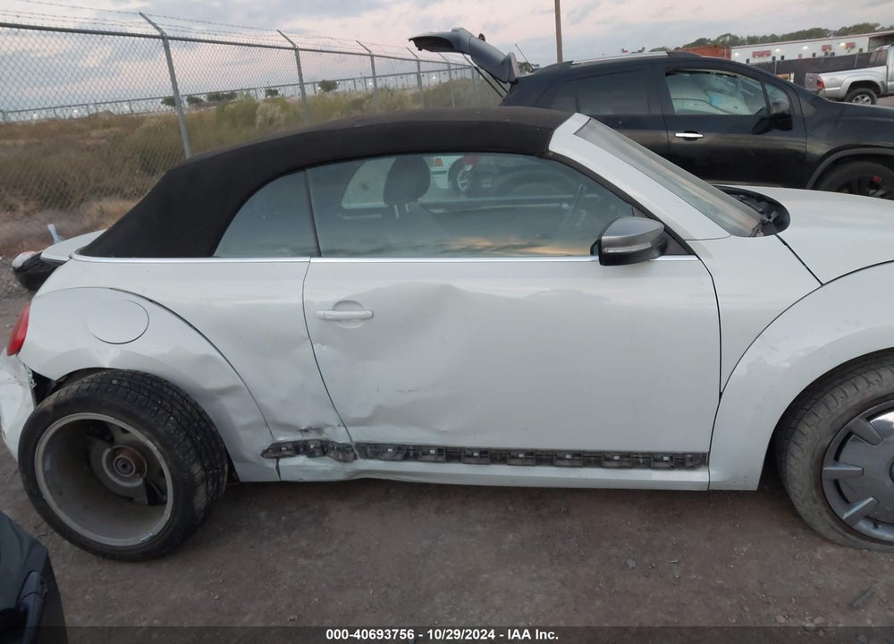 2014 VOLKSWAGEN BEETLE VIN: 3VW5L7AT6EM818039