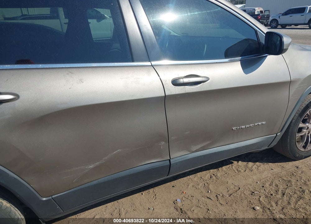 2019 JEEP CHEROKEE LATITUDE FWD VIN: 1C4PJLCB1KD312690