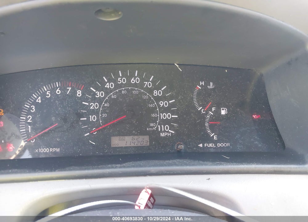2005 TOYOTA COROLLA LE VIN: JTDBR32E052066777
