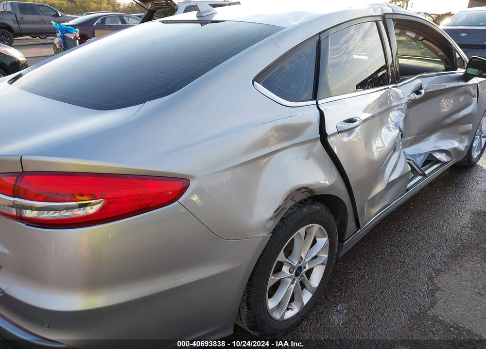 2020 FORD FUSION VIN: 3FA6P0HD8LR149912