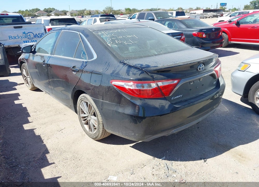 2015 TOYOTA CAMRY SE VIN: 4T1BF1FK2FU492498