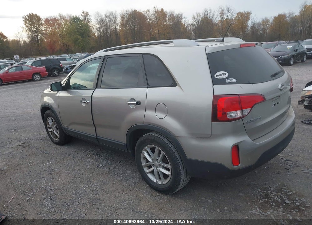 2014 KIA SORENTO LX VIN: 5XYKTCA68EG523465