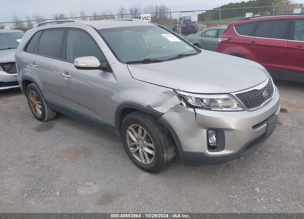 2014 KIA SORENTO LX VIN: 5XYKTCA68EG523465
