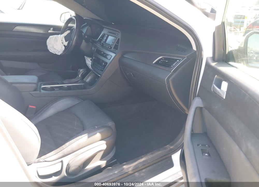 2015 HYUNDAI SONATA SPORT VIN: 5NPE34AF0FH252110