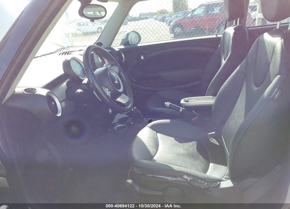 2008 MINI COOPER VIN: WMWMF335X8TT67939