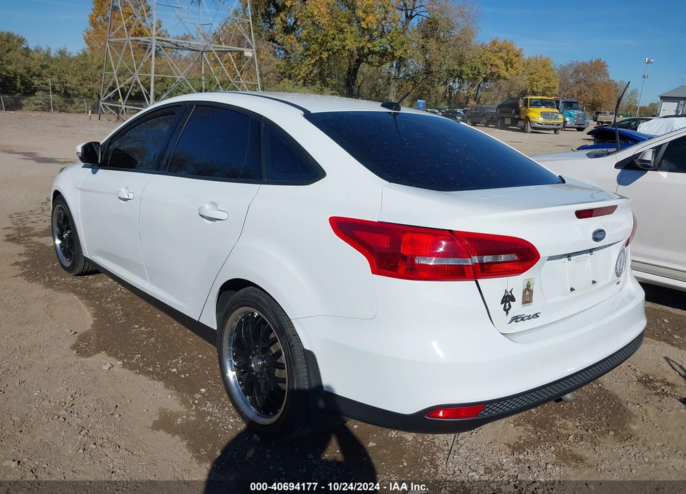 2017 FORD FOCUS SE VIN: 1FADP3F25HL339585