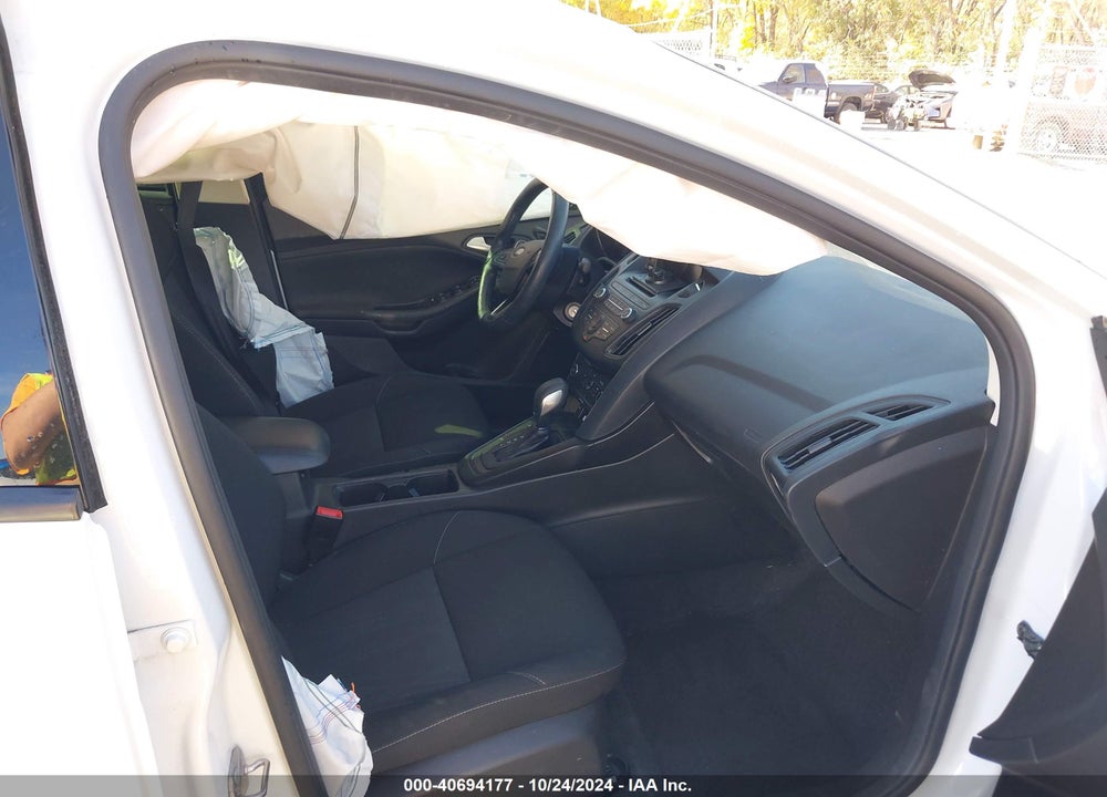 2017 FORD FOCUS SE VIN: 1FADP3F25HL339585