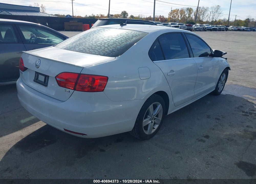 2014 VOLKSWAGEN JETTA 2.0L TDI VIN: 3VW3L7AJXEM427420