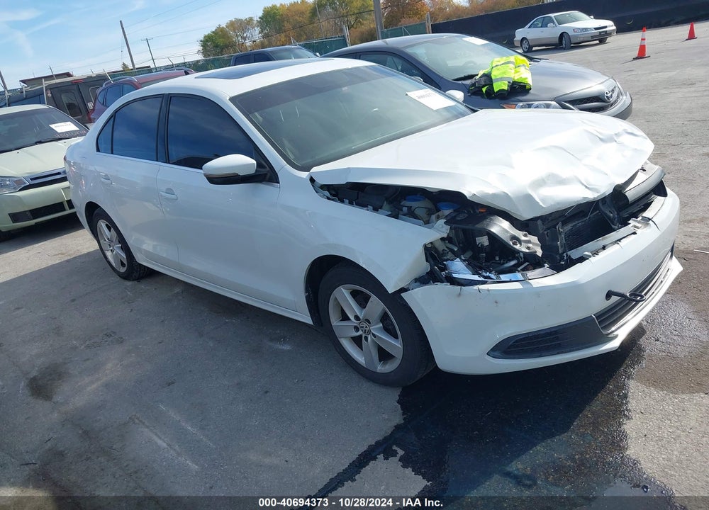 2014 VOLKSWAGEN JETTA 2.0L TDI VIN: 3VW3L7AJXEM427420