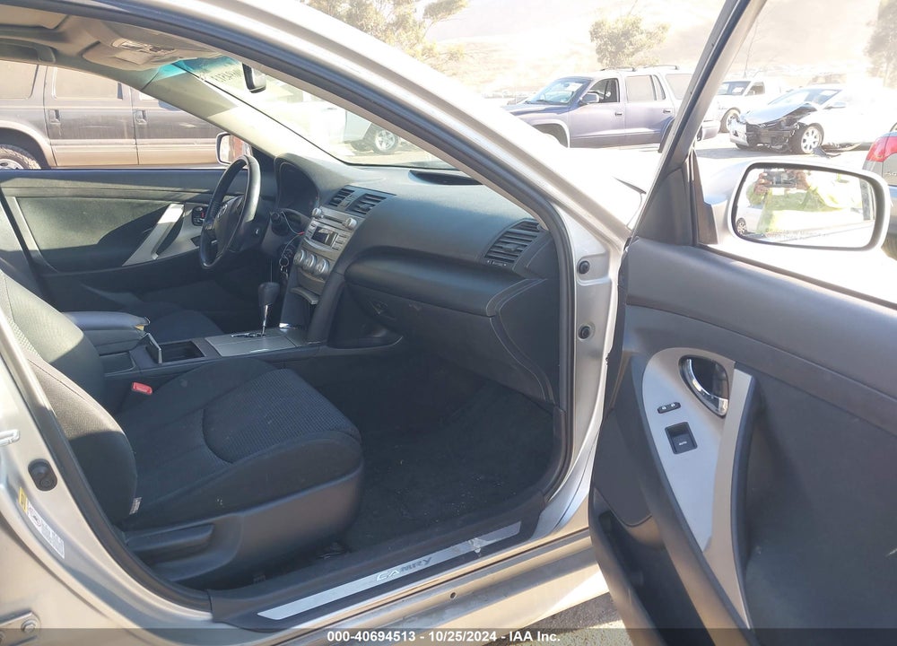 2011 TOYOTA CAMRY SE VIN: 4T1BF3EK3BU218573