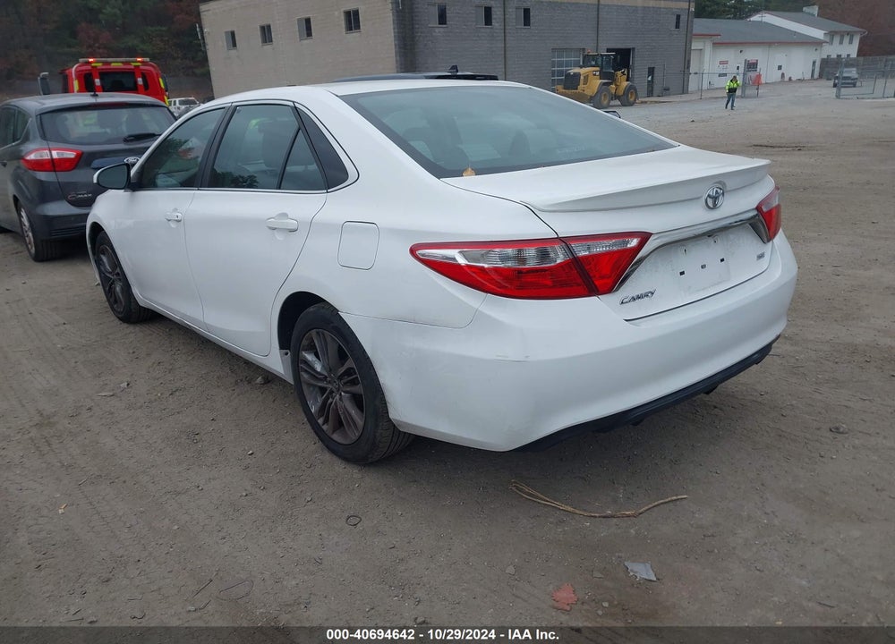 2015 TOYOTA CAMRY SE VIN: 4T1BF1FKXFU025488