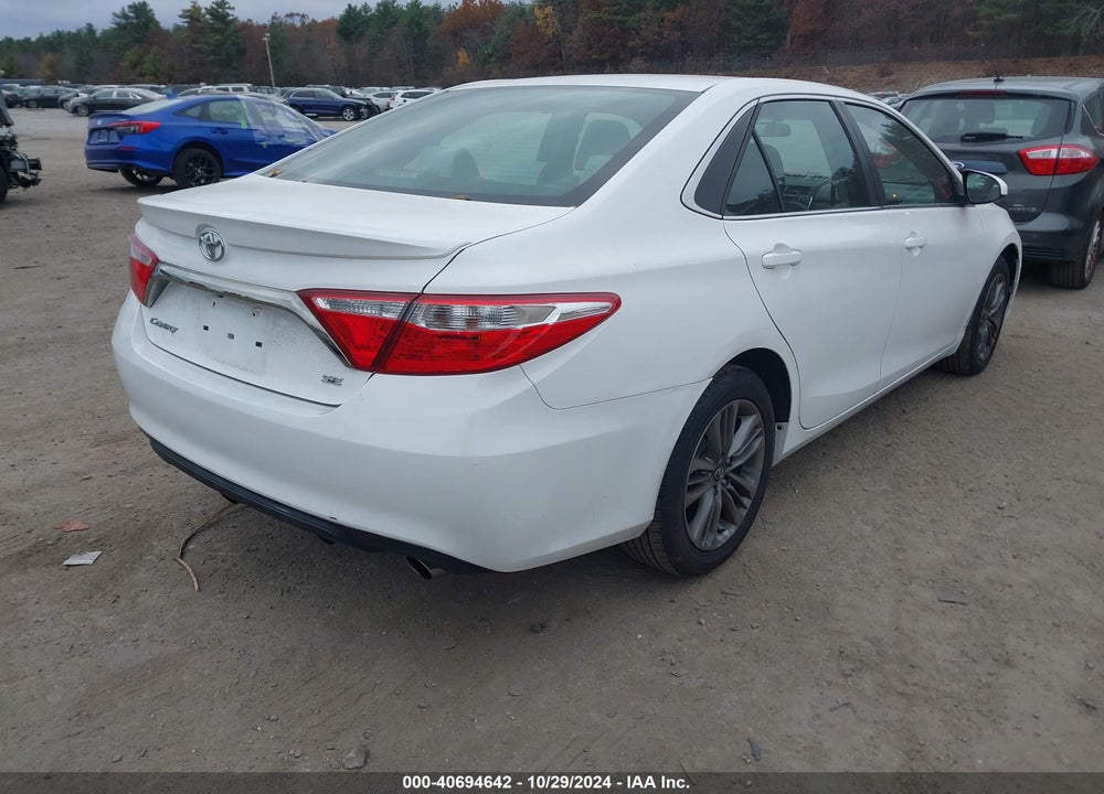 2015 TOYOTA CAMRY SE VIN: 4T1BF1FKXFU025488