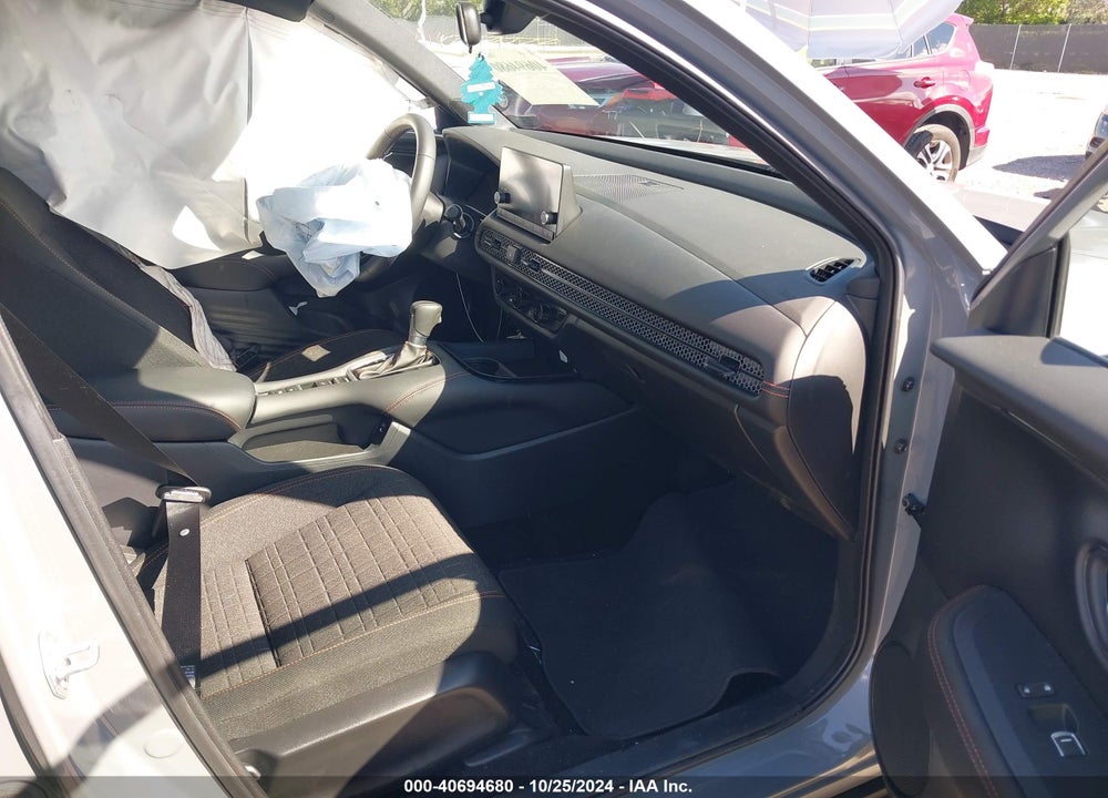 2024 HONDA HR-V 2WD SPORT/2WD SPORT W/O BSI VIN: 3CZRZ1H52RM743217