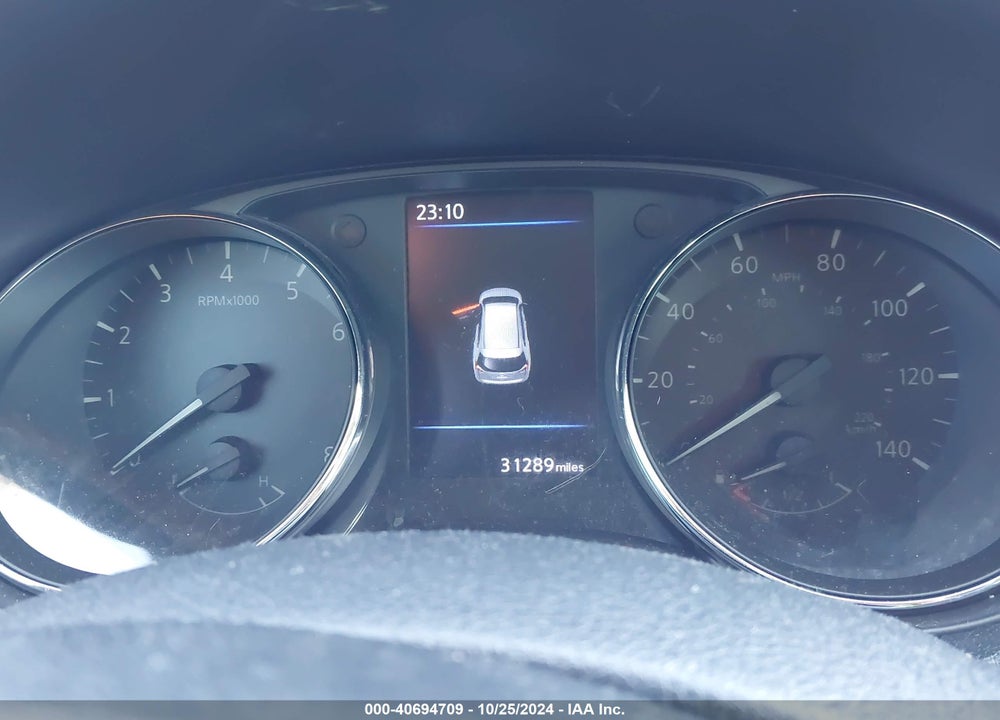 2018 NISSAN ROGUE S VIN: 5N1AT2MT1JC709026
