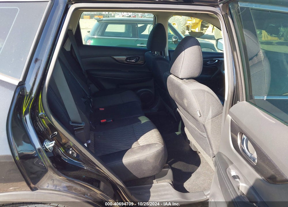 2018 NISSAN ROGUE S VIN: 5N1AT2MT1JC709026