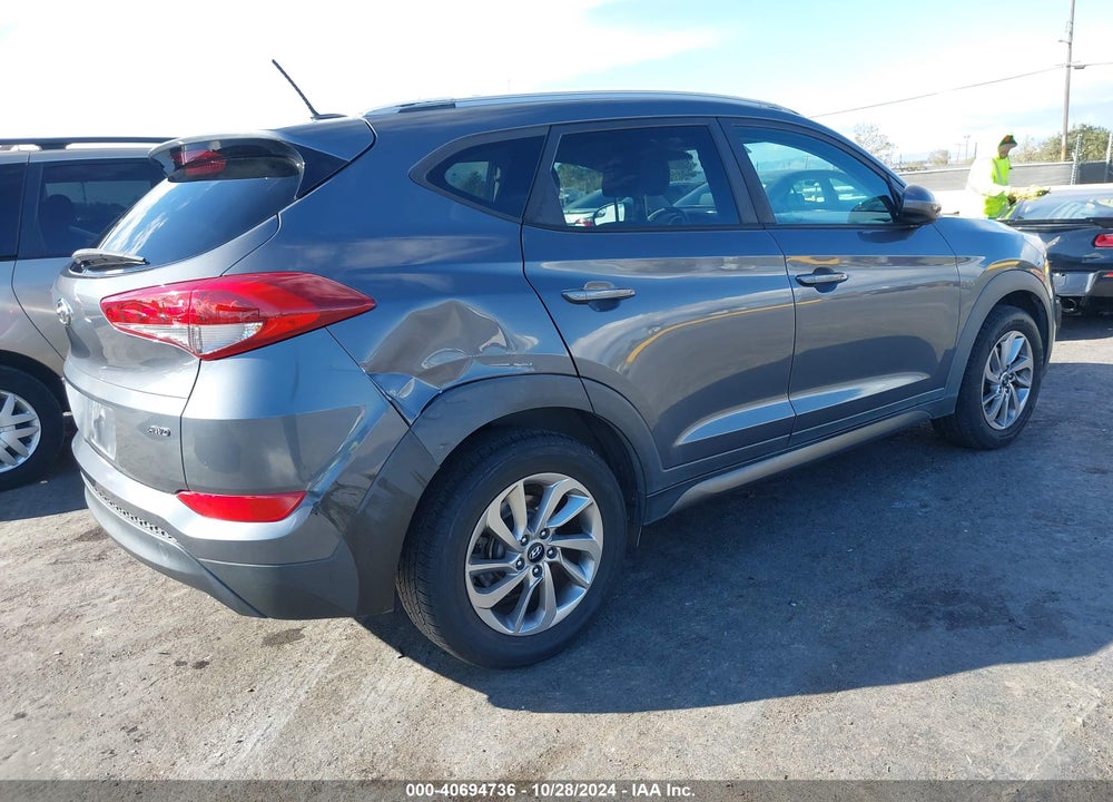 2016 HYUNDAI TUCSON SE VIN: KM8J3CA40GU179461