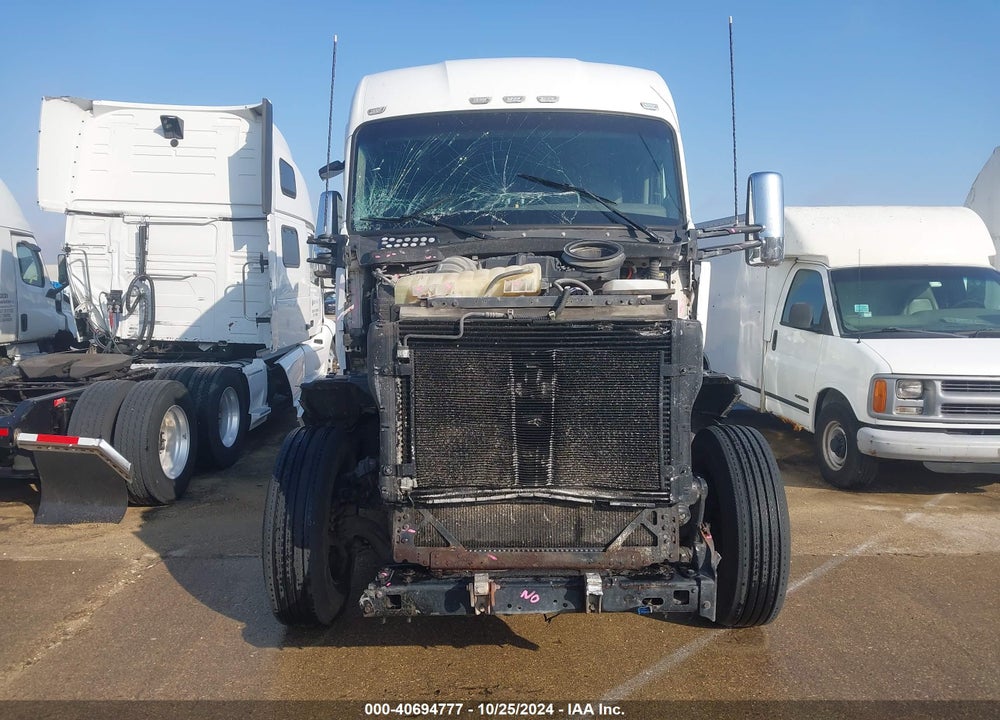 2018 KENWORTH T680 VIN: 1XKYDP9X8JJ180909