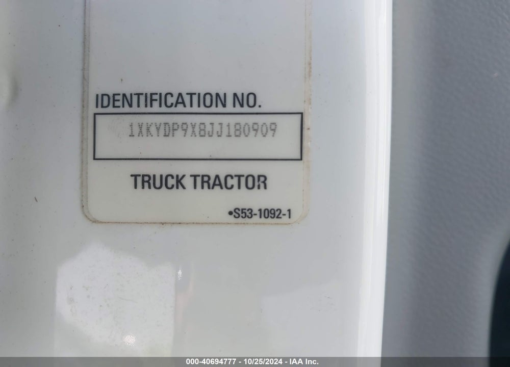 2018 KENWORTH T680 VIN: 1XKYDP9X8JJ180909