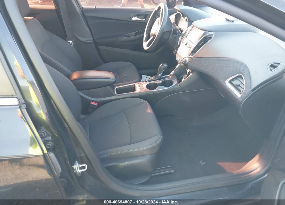 2017 CHEVROLET CRUZE LT AUTO VIN: 1G1BE5SM3H7105392