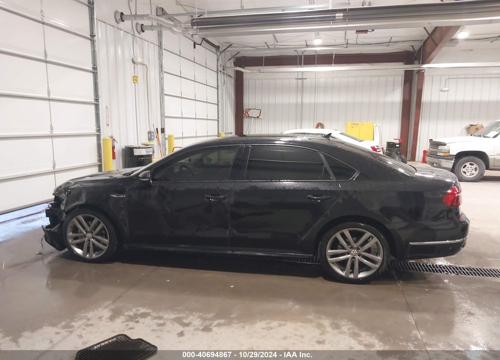 2018 VOLKSWAGEN PASSAT 2.0T R-LINE/2.0T S VIN: 1VWAA7A35JC040073