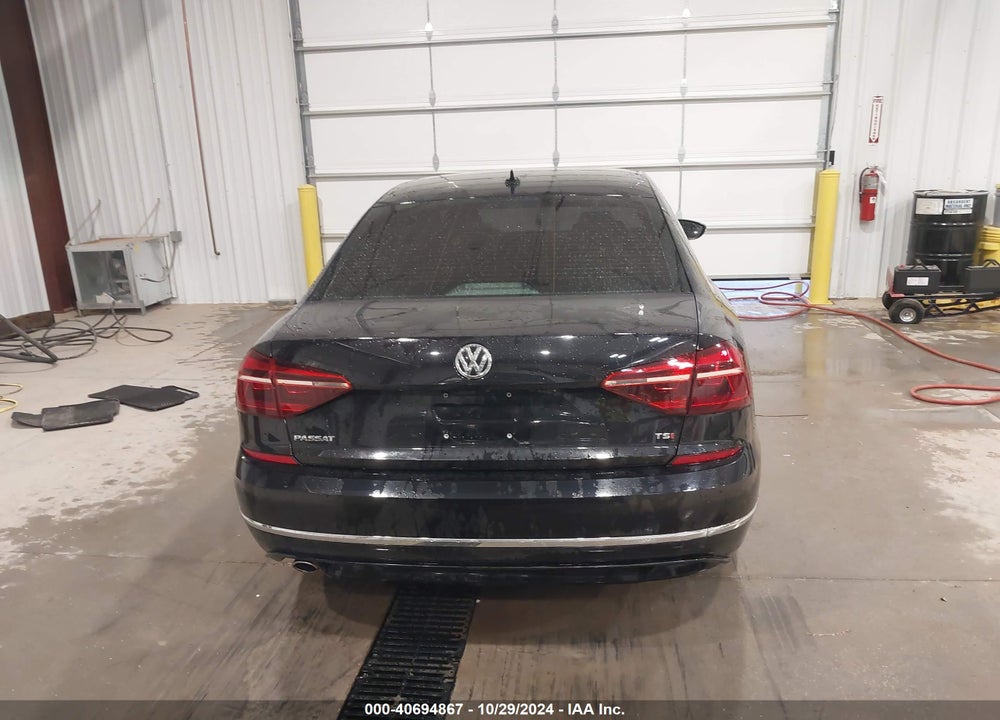 2018 VOLKSWAGEN PASSAT 2.0T R-LINE/2.0T S VIN: 1VWAA7A35JC040073