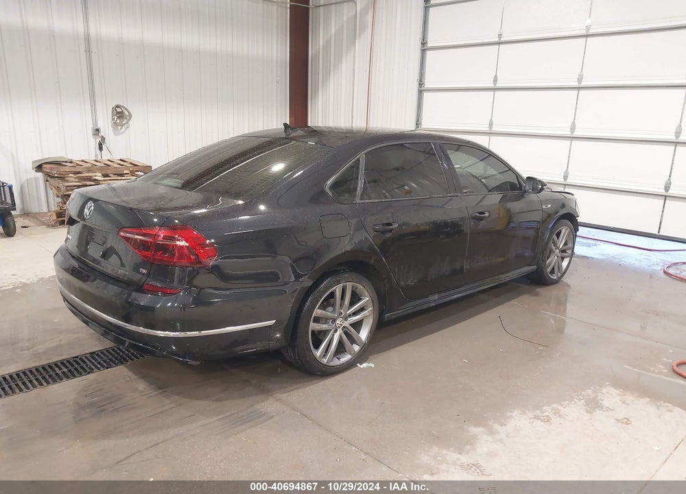 2018 VOLKSWAGEN PASSAT 2.0T R-LINE/2.0T S VIN: 1VWAA7A35JC040073