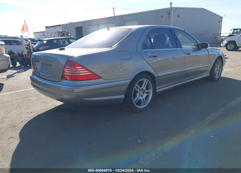 2005 MERCEDES-BENZ S 500 VIN: WDBNG75J25A453080