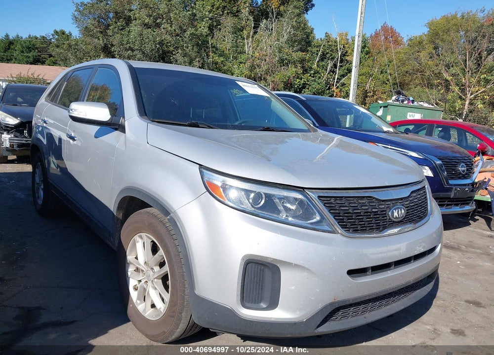 2014 KIA SORENTO LX VIN: 5XYKT3A63EG470836
