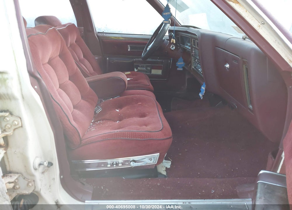 1984 OLDSMOBILE 98 REGENCY VIN: 1G3AG69Y5EM742079