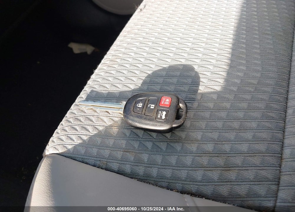 2015 TOYOTA CAMRY SE VIN: 4T1BF1FK2FU078895