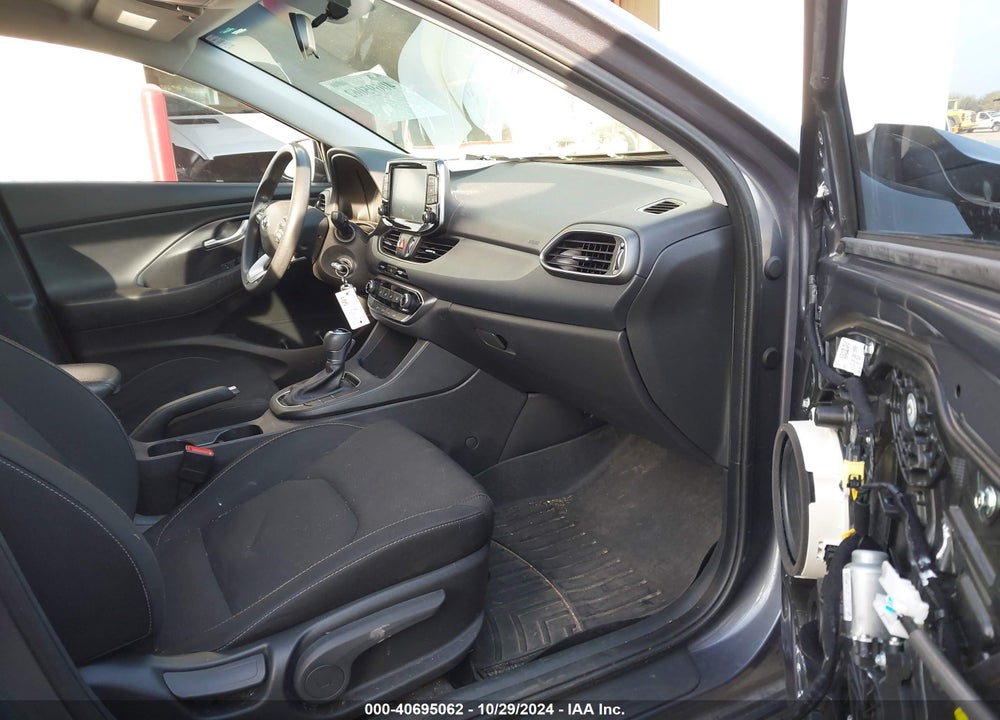 2018 HYUNDAI ELANTRA GT VIN: KMHH35LE2JU029990