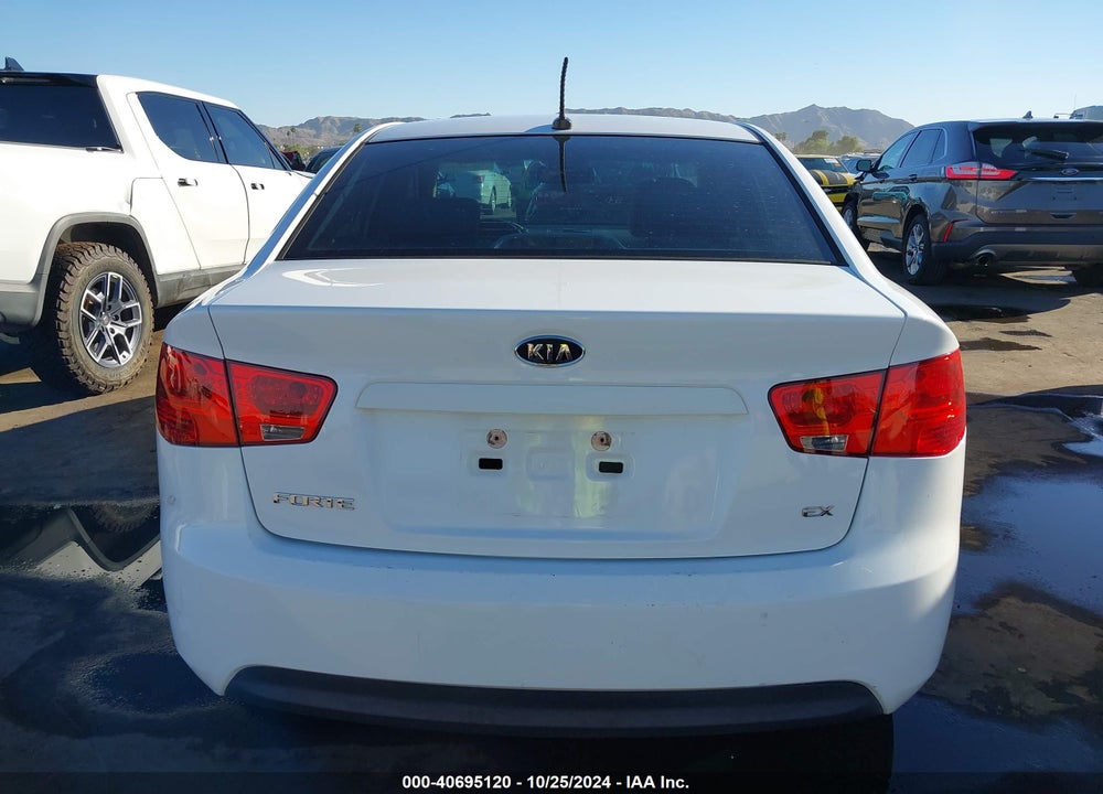 2010 KIA FORTE EX VIN: KNAFU4A25A5288332