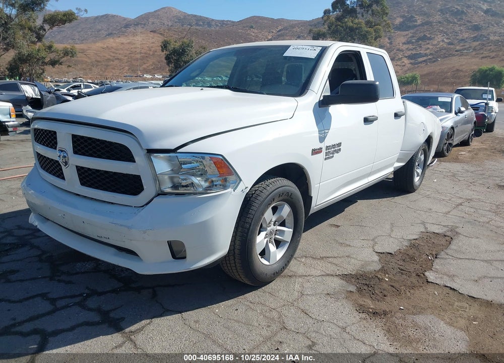 2019 RAM 1500 CLASSIC EXPRESS  4X2 6'4 BOX VIN: 1C6RR6FT5KS515088
