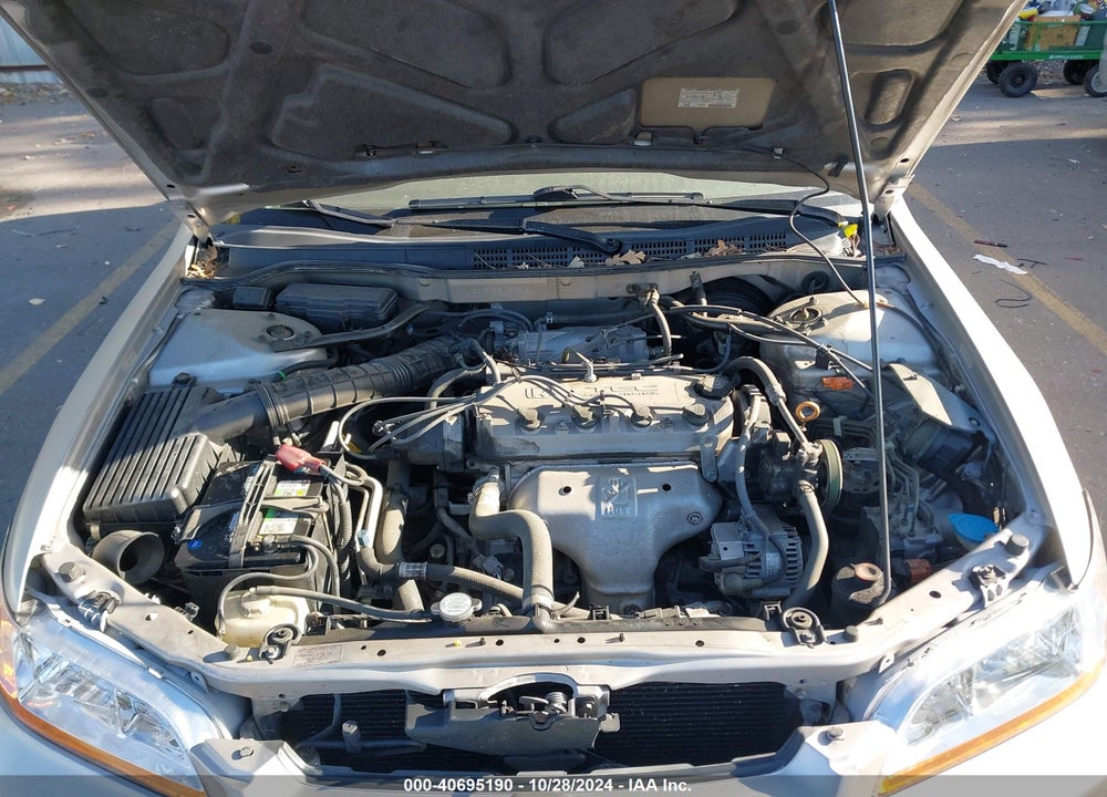 1998 HONDA ACCORD EX VIN: 1HGCG5652WA226084
