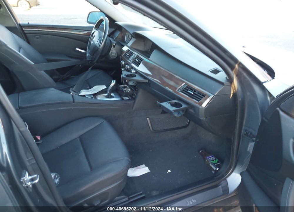 2008 BMW 528I VIN: WBANU53578CT00236