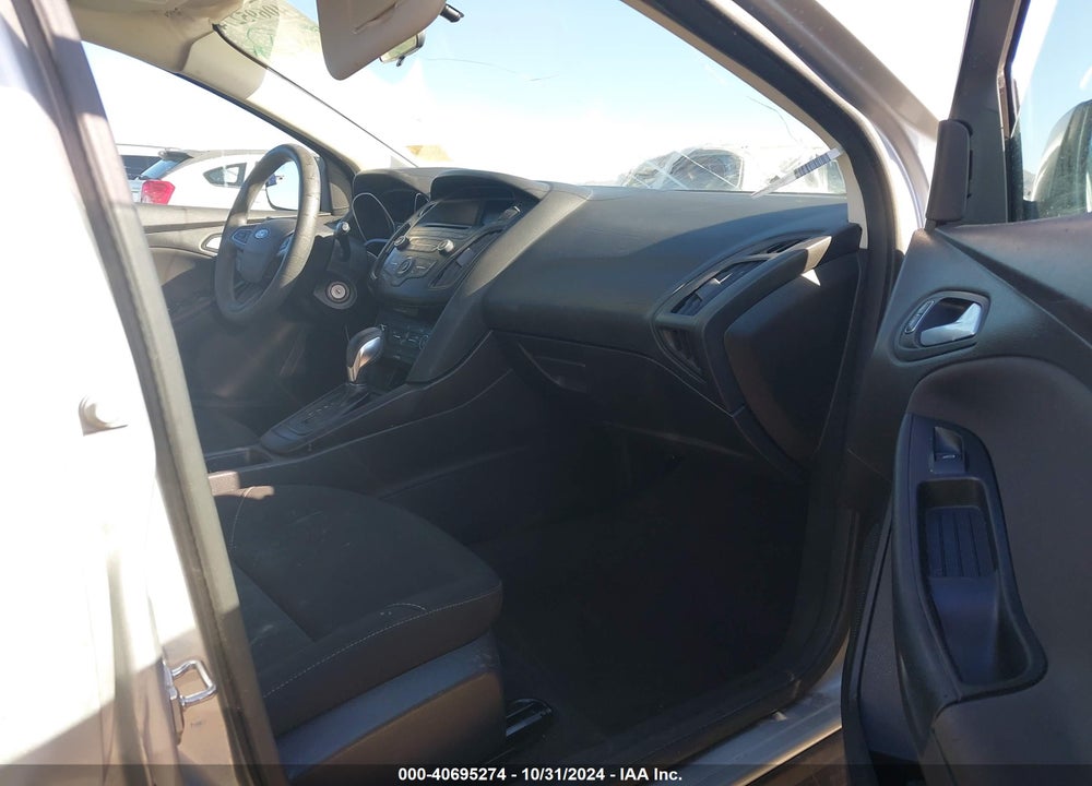 2017 FORD FOCUS SE VIN: 1FADP3K22HL231124