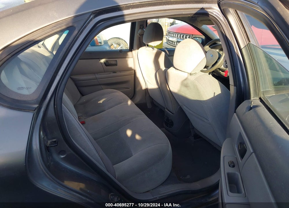 2005 FORD TAURUS SE VIN: 1FAFP53U25A186469