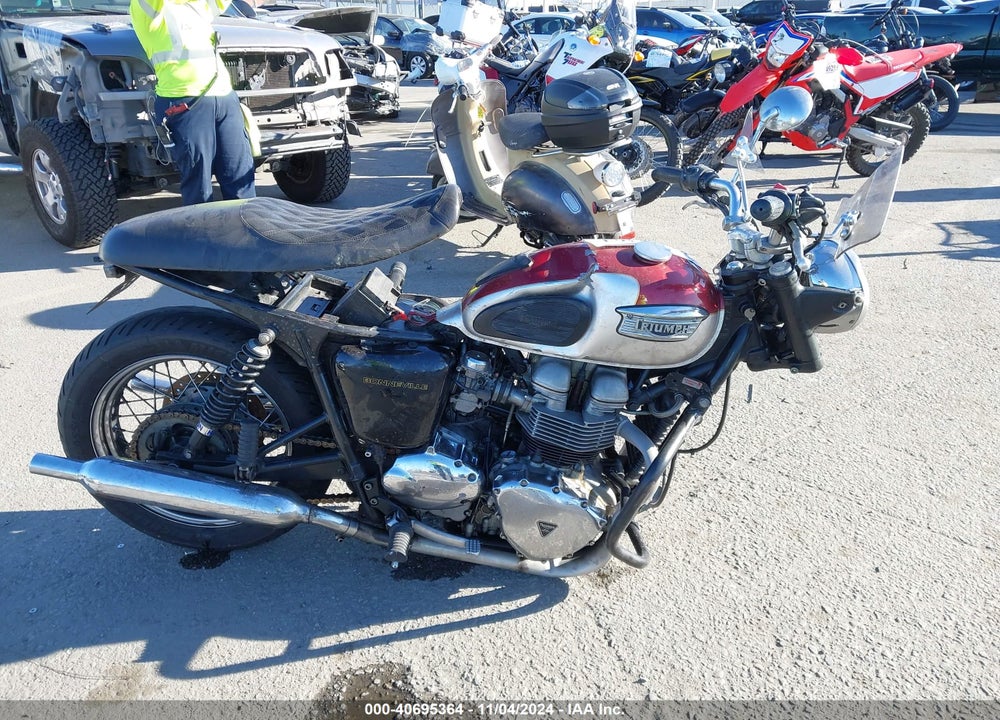 2001 TRIUMPH MOTORCYCLE BONNEVILLE VIN: SMT900HNX1J133465