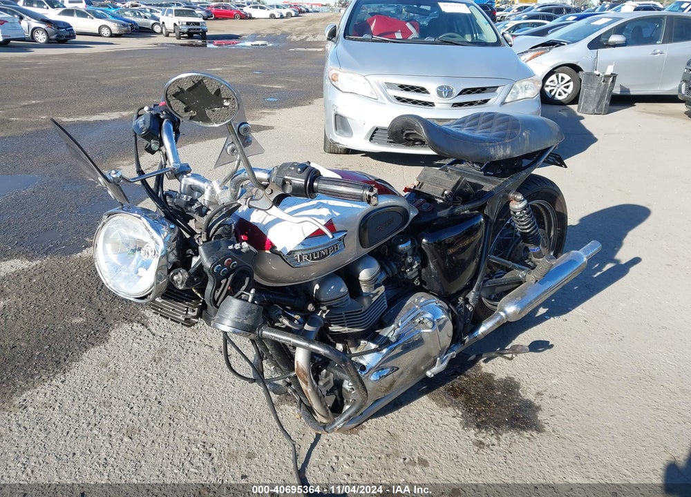 2001 TRIUMPH MOTORCYCLE BONNEVILLE VIN: SMT900HNX1J133465