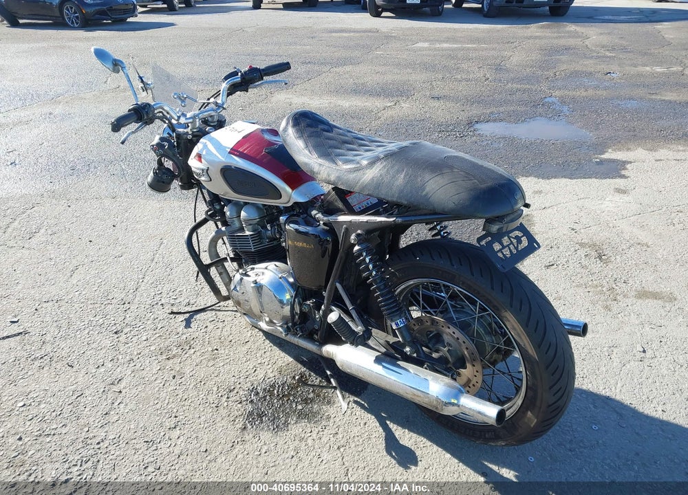 2001 TRIUMPH MOTORCYCLE BONNEVILLE VIN: SMT900HNX1J133465