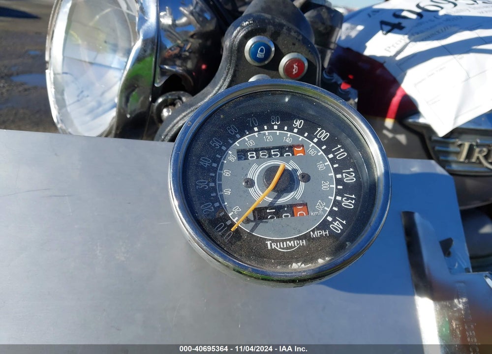 2001 TRIUMPH MOTORCYCLE BONNEVILLE VIN: SMT900HNX1J133465
