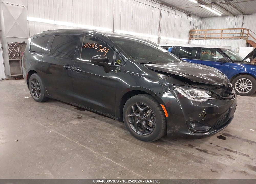 2018 CHRYSLER PACIFICA TOURING L PLUS VIN: 2C4RC1EG5JR157489