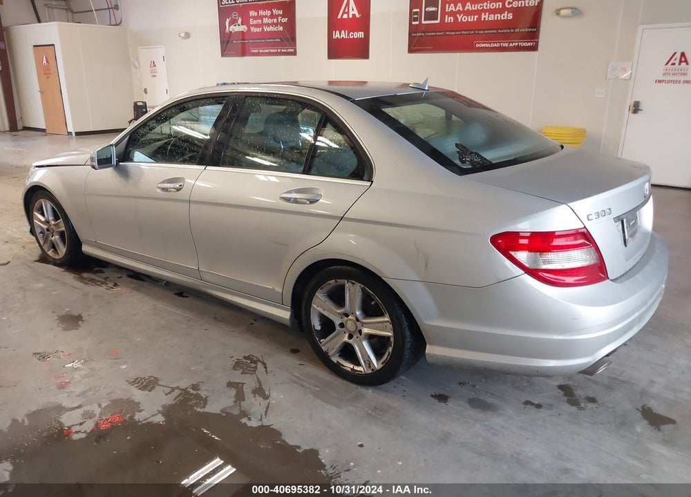 2011 MERCEDES-BENZ C 300 LUXURY/SPORT VIN: WDDGF5EB9BR146535