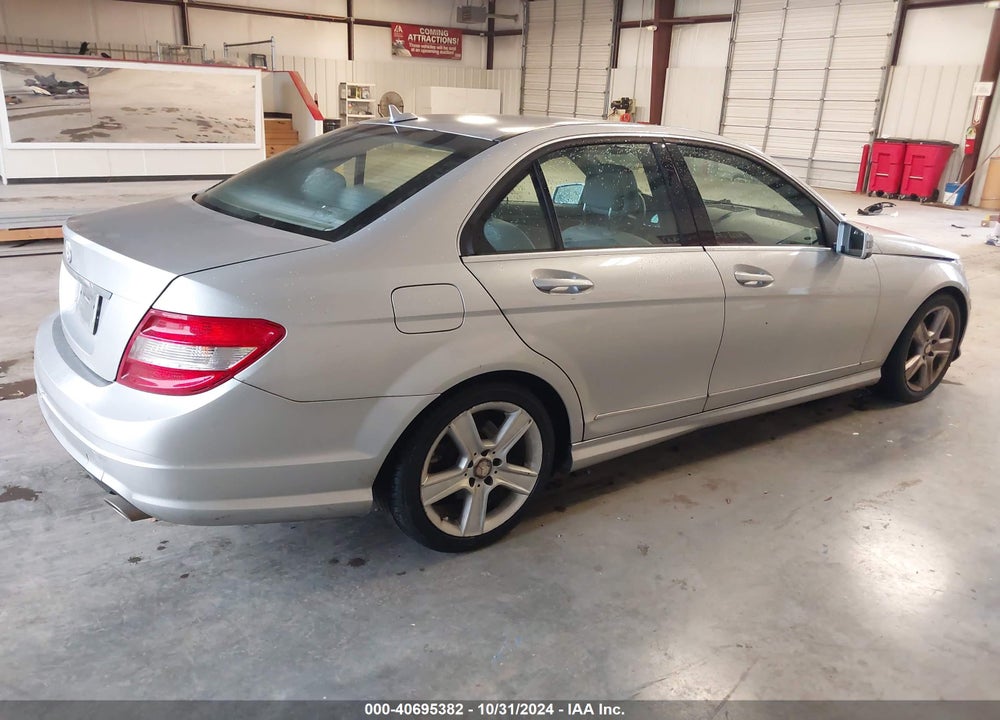 2011 MERCEDES-BENZ C 300 LUXURY/SPORT VIN: WDDGF5EB9BR146535
