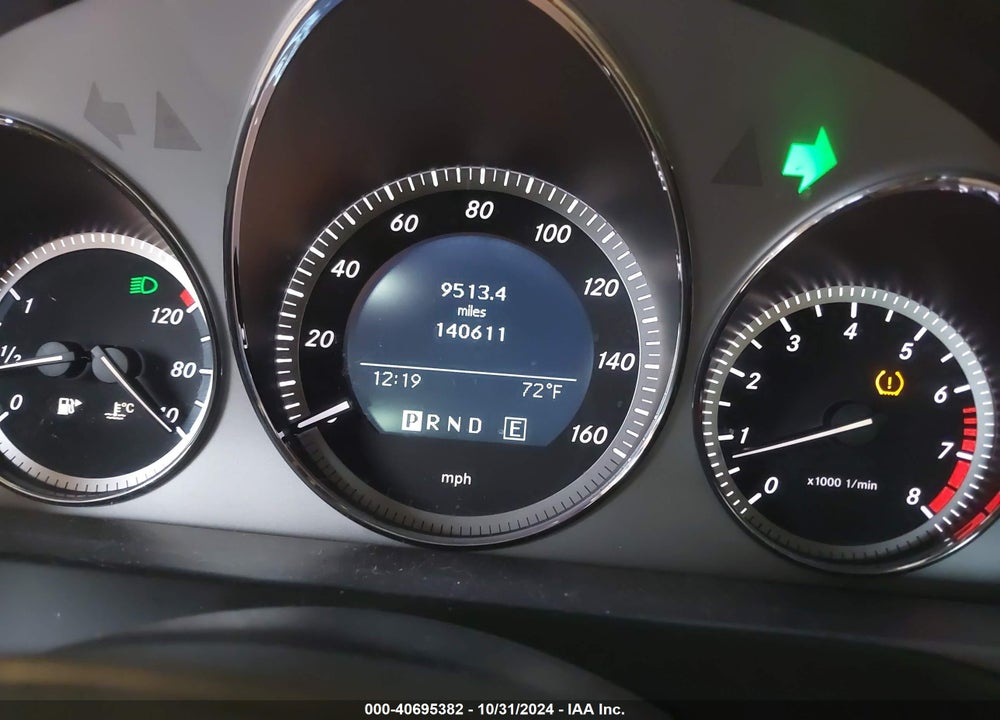 2011 MERCEDES-BENZ C 300 LUXURY/SPORT VIN: WDDGF5EB9BR146535