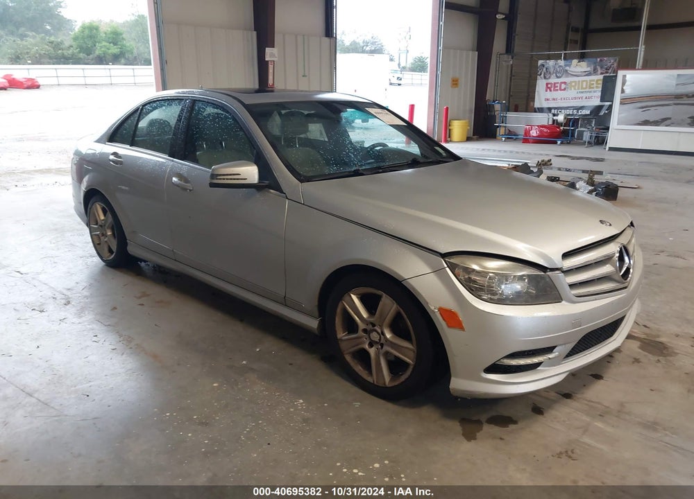 2011 MERCEDES-BENZ C 300 LUXURY/SPORT VIN: WDDGF5EB9BR146535