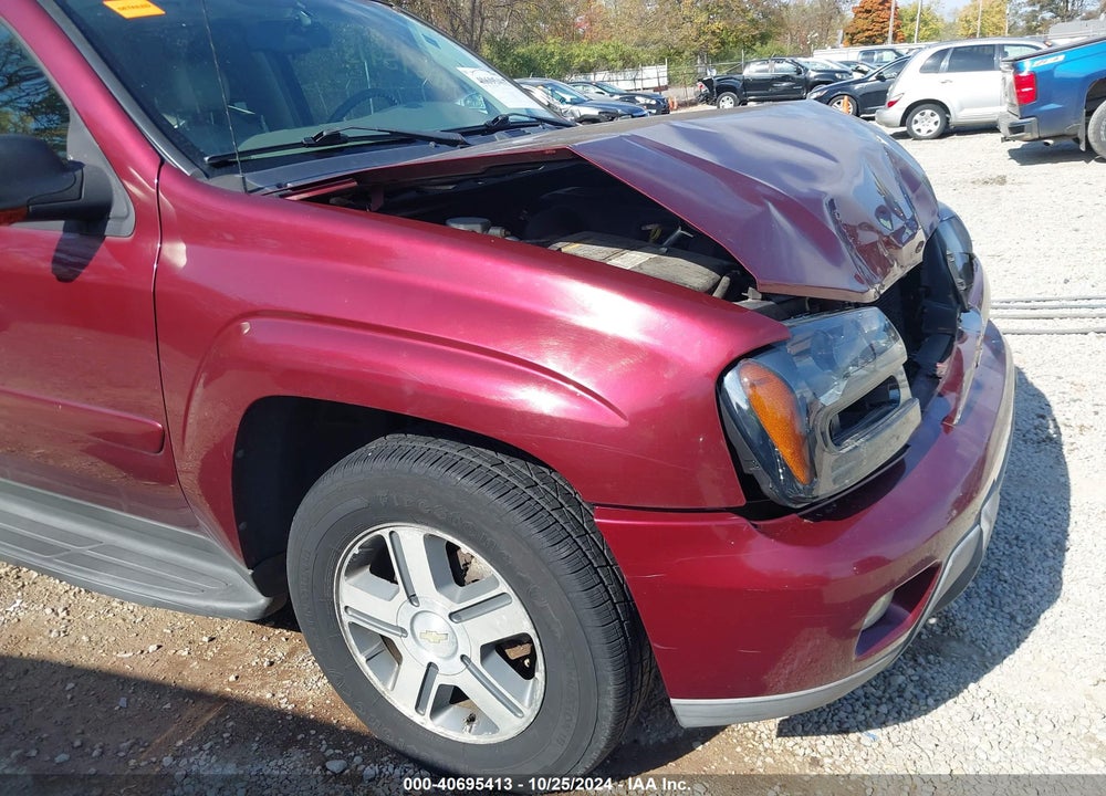 2005 CHEVROLET TRAILBLAZER LT VIN: 1GNDT13S652174332