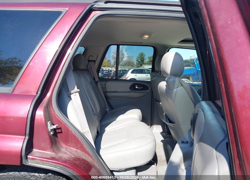 2005 CHEVROLET TRAILBLAZER LT VIN: 1GNDT13S652174332